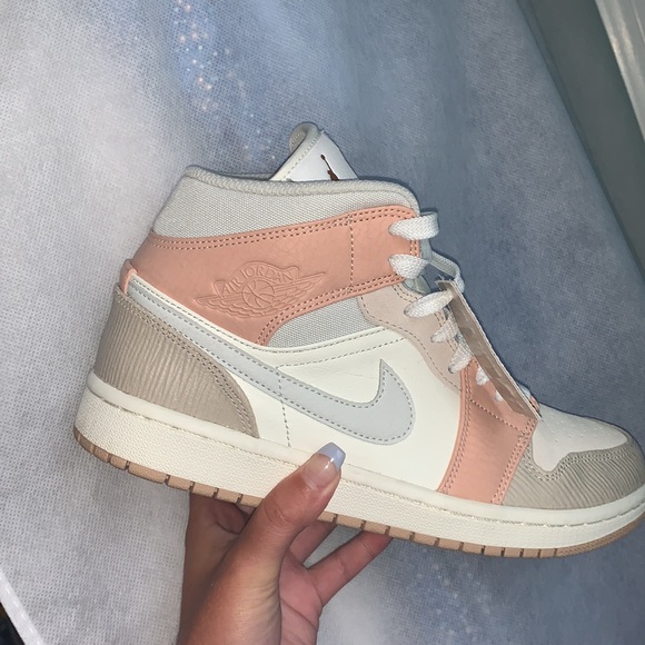 Nike Air Jordan 1 Mid Milan pink sneakers style - Picture 2 of 5